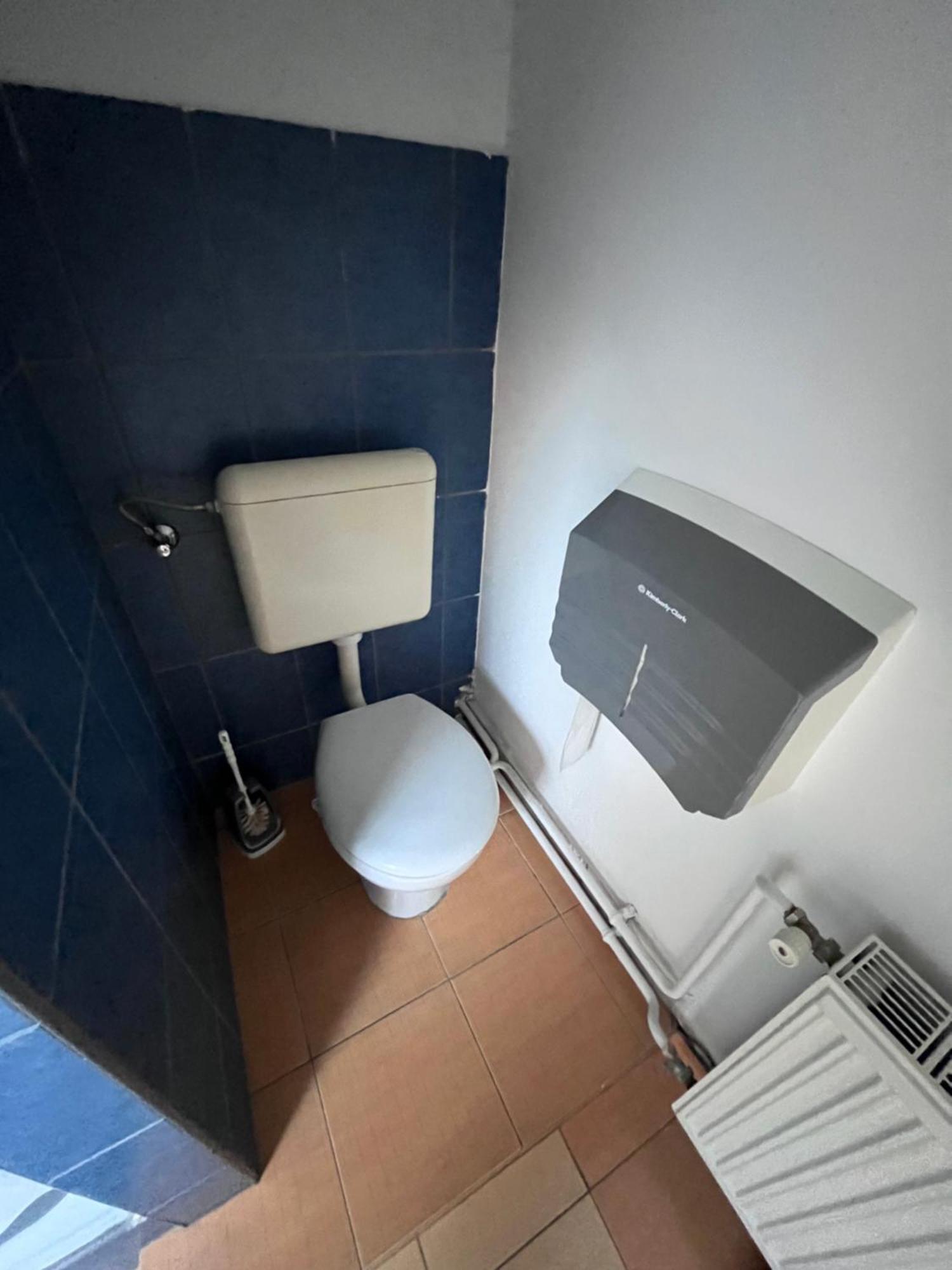 Május 1 Vendégház Se Exterior foto